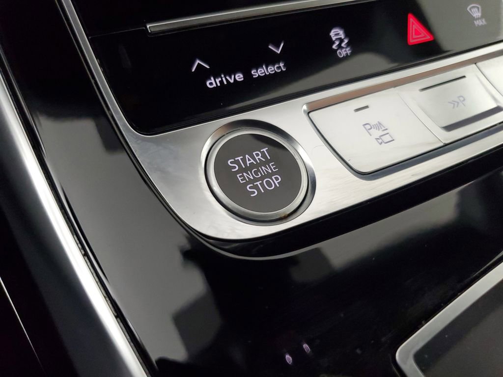 Used 2023 Audi Q8 Prestige w/ Prestige Package AWD/4WD image 30