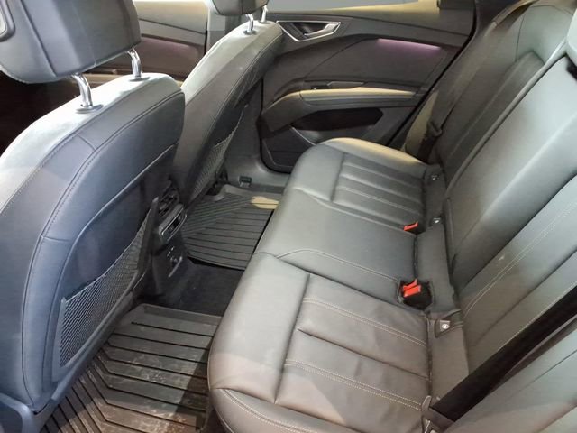 Used 2023 Audi Q4 e-tron Premium Plus w/ Premium Plus image 9