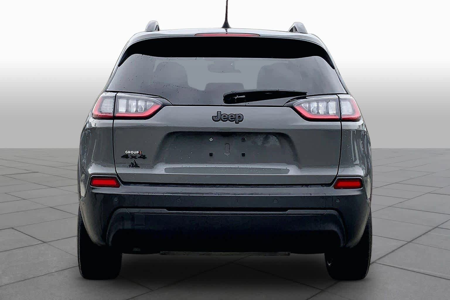 Used 2023 Jeep Cherokee Altitude Lux AWD/4WD image 5