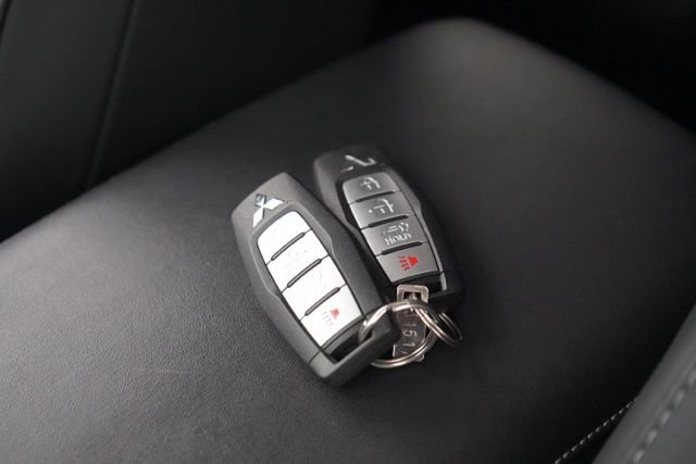 Used 2024 Mitsubishi Outlander SE image 36