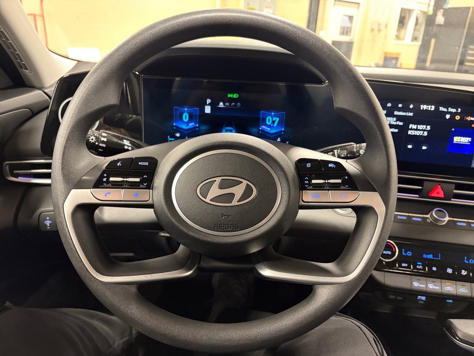 Used 2024 Hyundai Elantra SEL FWD image 20