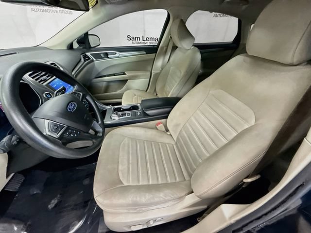 Used 2020 Ford Fusion SE FWD image 19