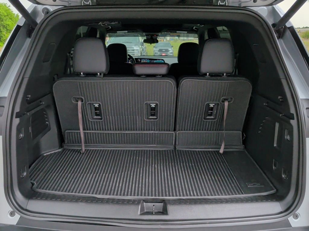 Used 2025 Chevrolet Traverse Z71 AWD/4WD image 39