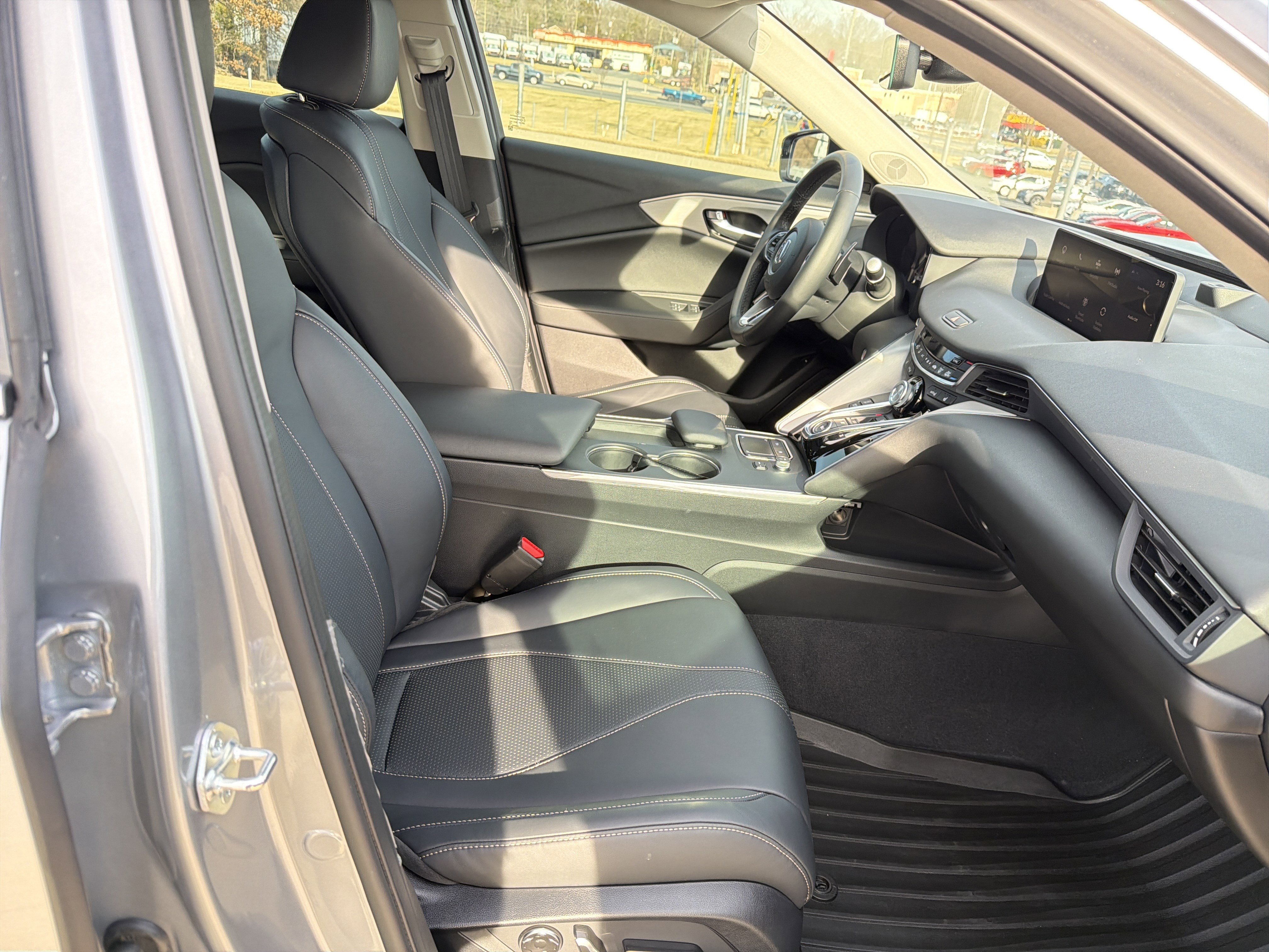 Certified 2025 Acura TLX w/ Technology Package image 33