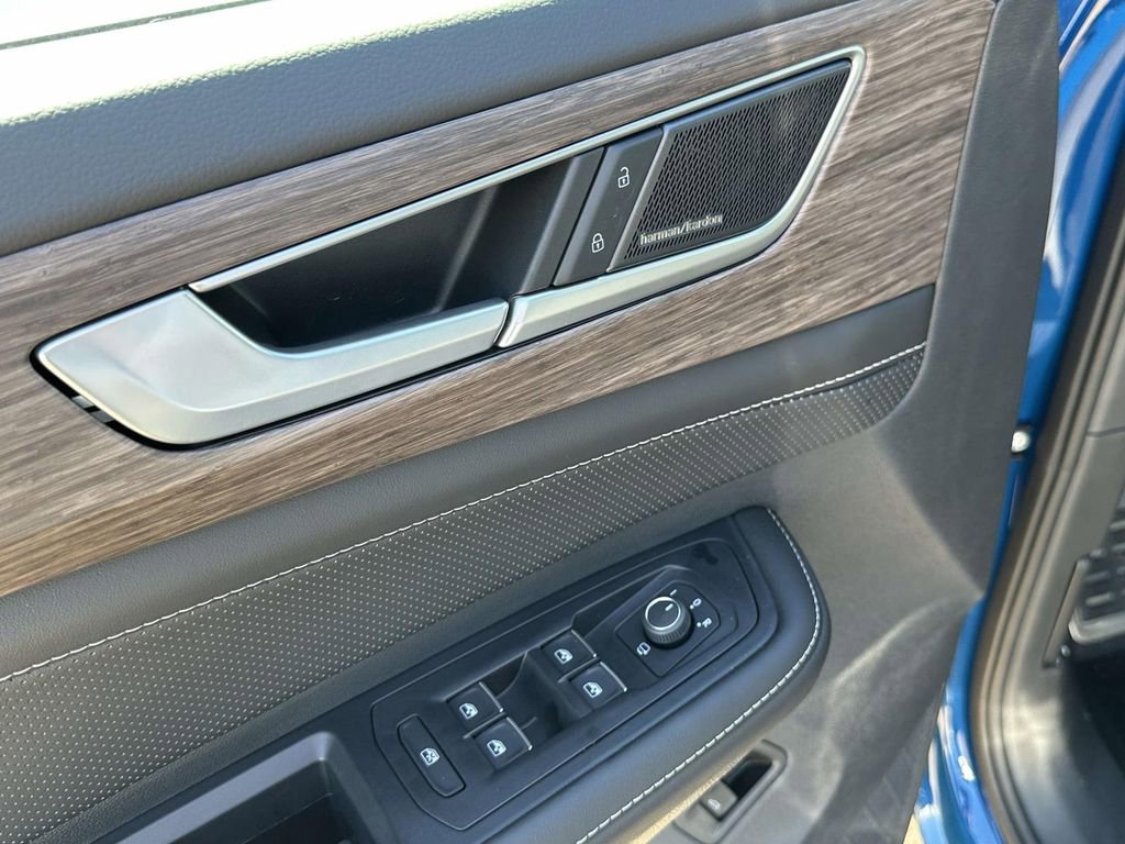 New 2025 Volkswagen Atlas SEL Premium R-Line image 16