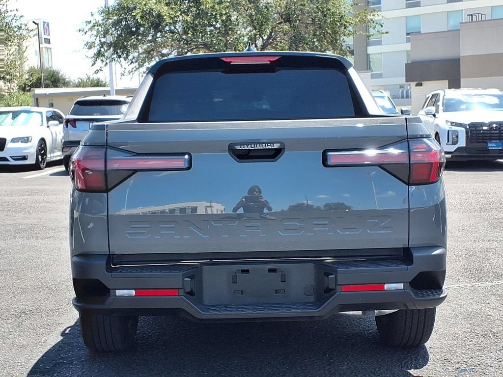 Used 2026 Hyundai Santa Cruz SEL FWD image 4