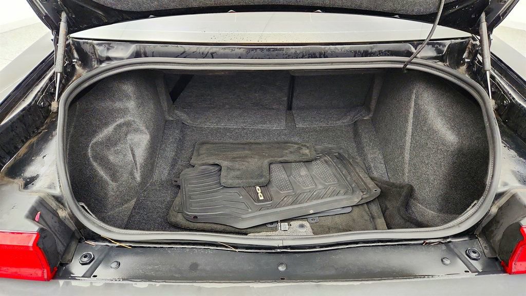 Used 2013 Dodge Challenger SXT RWD image 22