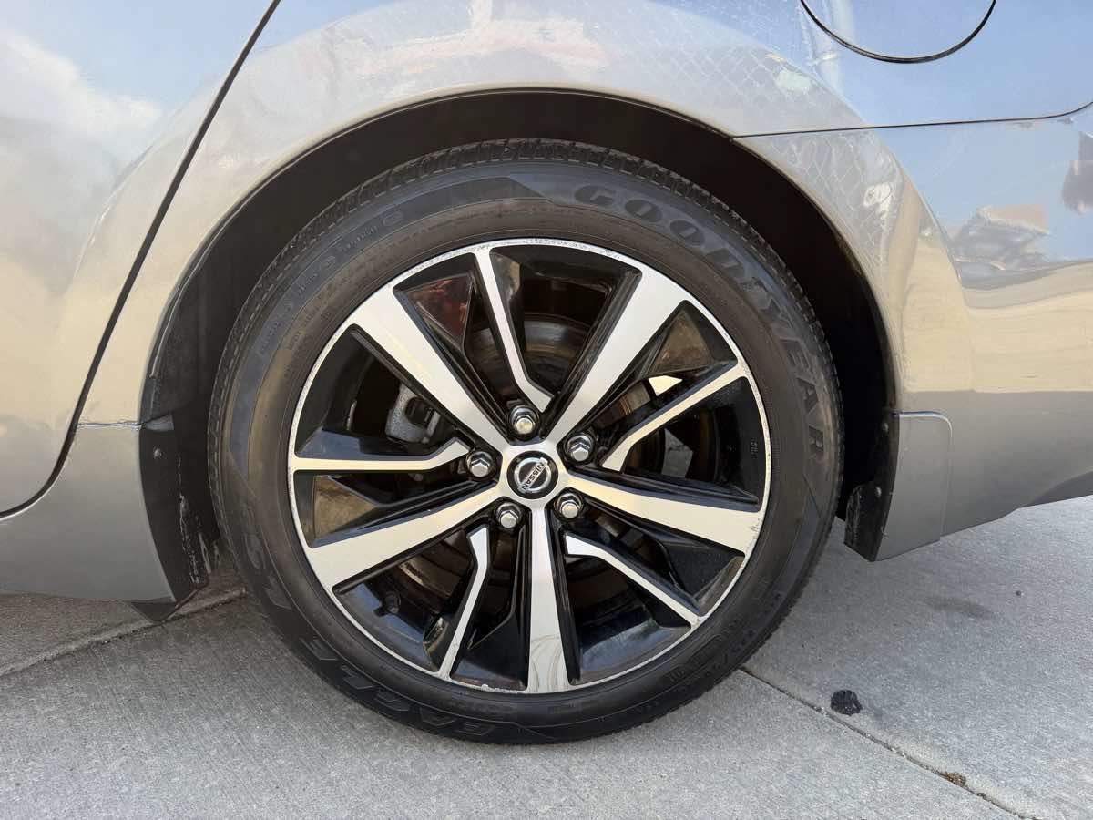 Used 2022 Nissan Maxima SL FWD image 9