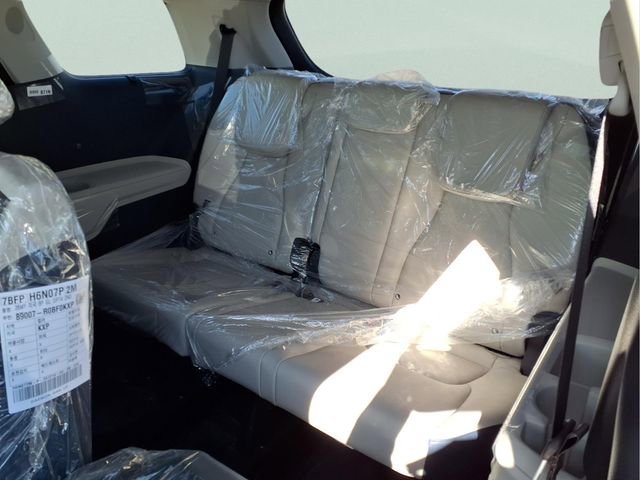 New 2026 Kia Carnival EX image 19