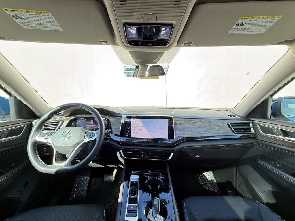 Used 2025 Volkswagen Atlas SEL image 6
