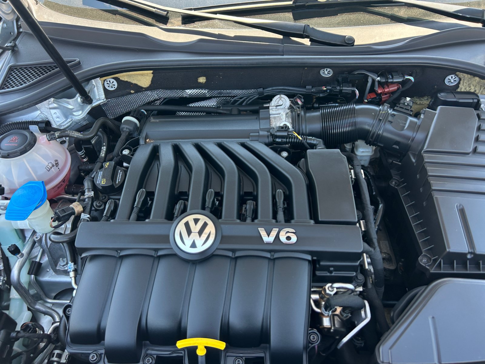 Used 2018 Volkswagen Passat GT FWD image 20