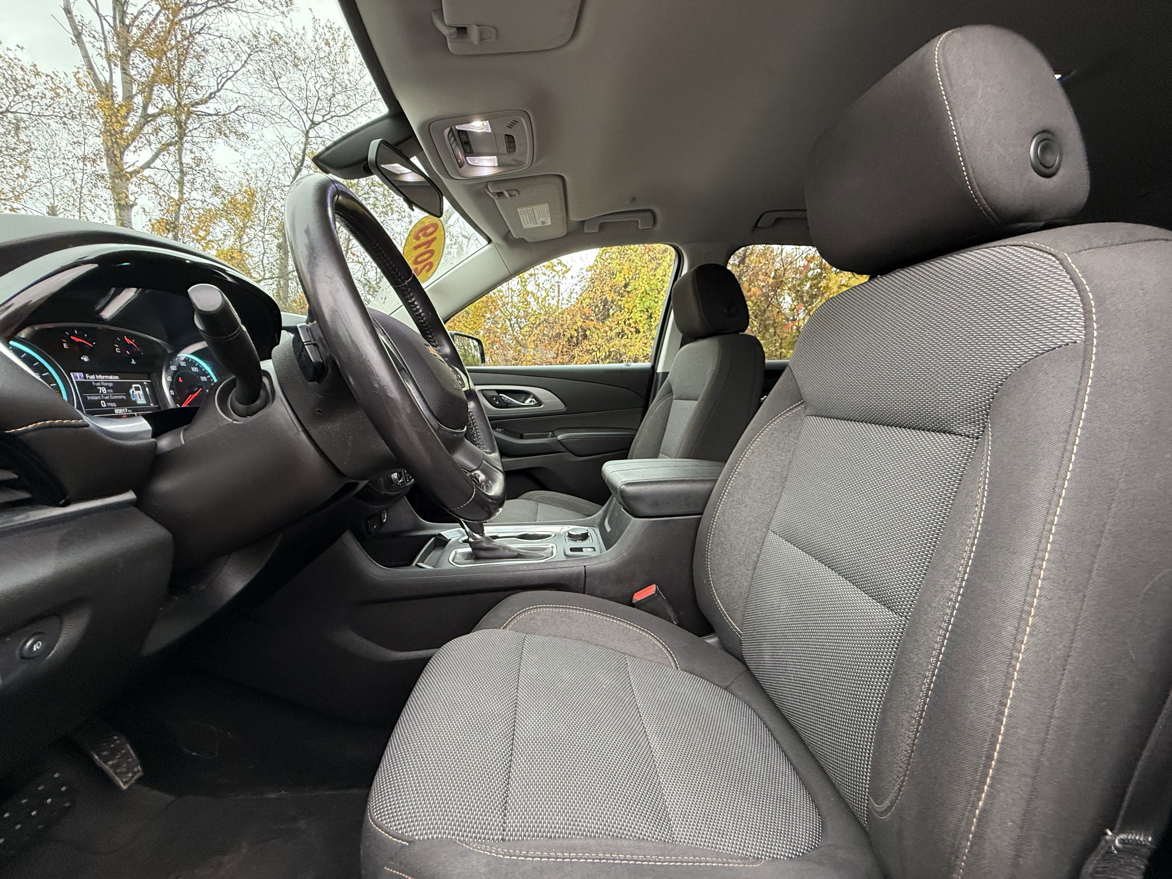 Used 2019 Chevrolet Traverse LT image 27