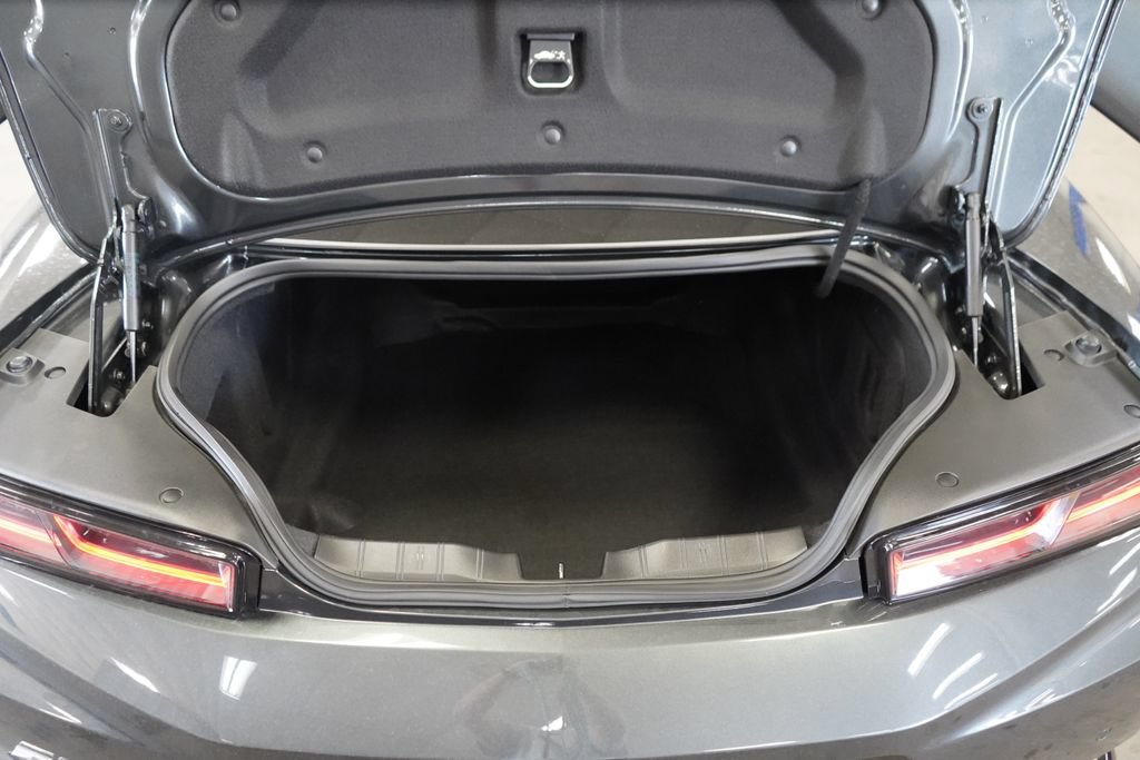 Used 2018 Chevrolet Camaro ZL1 RWD image 25