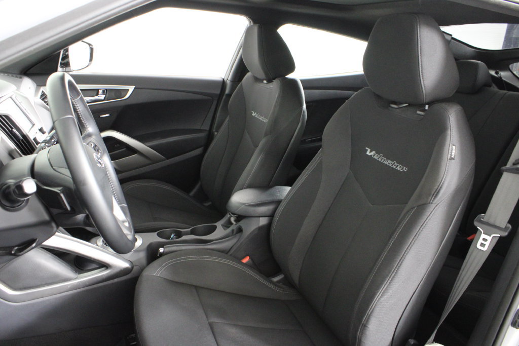 Used 2017 Hyundai Veloster Value Edition w/ Graphic Package (Lower Body) FWD image 18