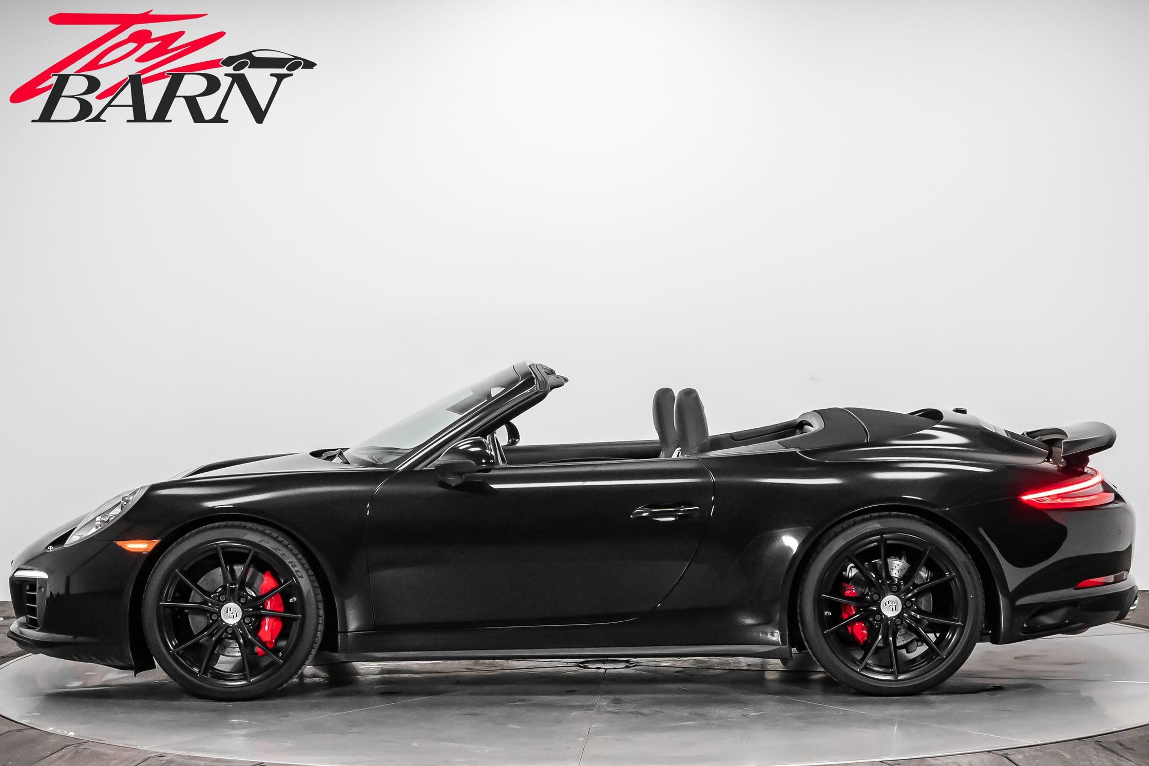 Used 2017 Porsche 911 Carrera 4S image 2