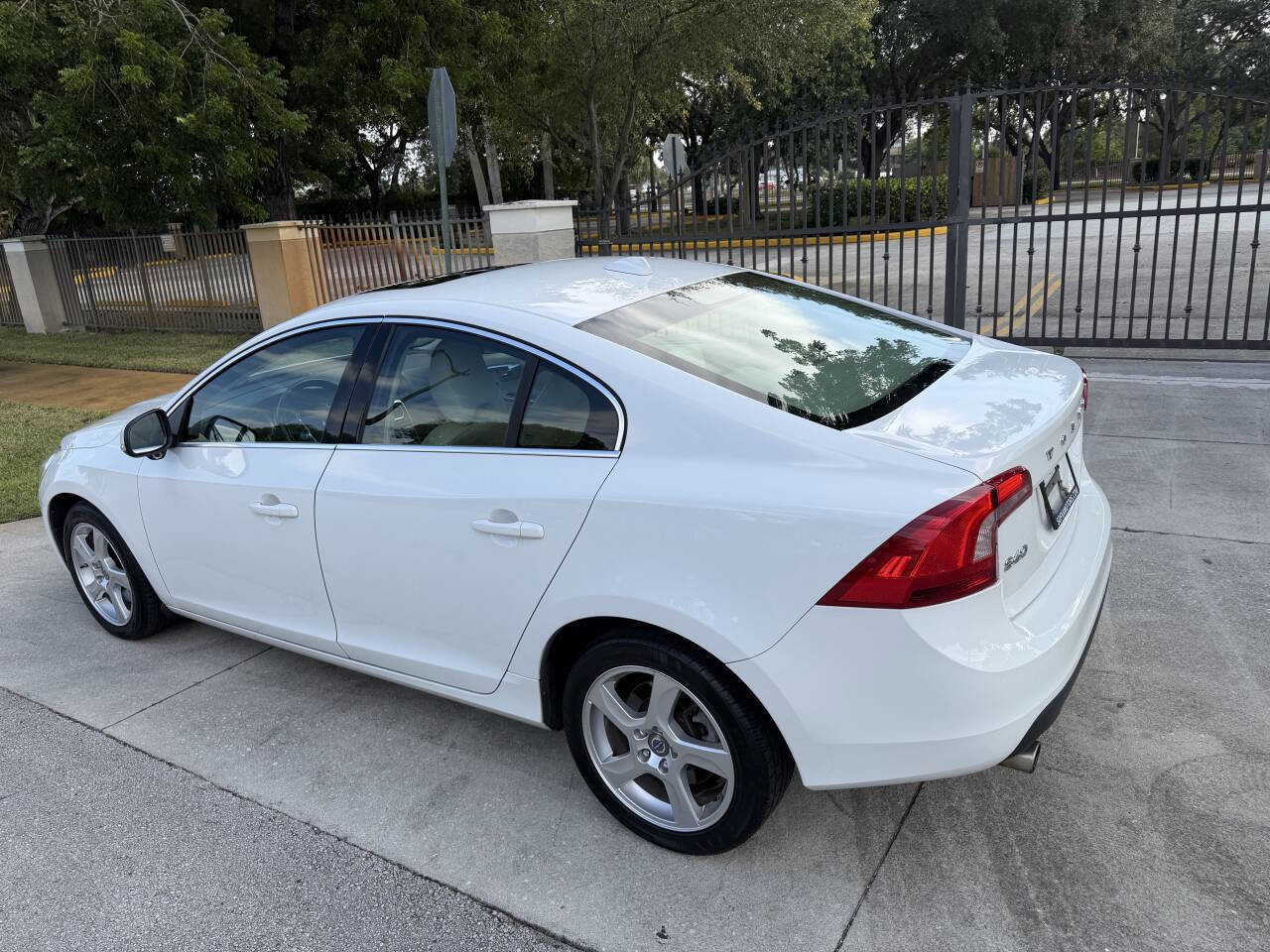Used 2013 Volvo S60 T5 image 13