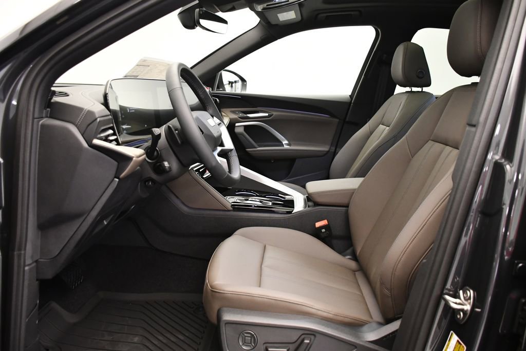 Used 2025 Audi Q5 Premium w/ Convenience Package image 36