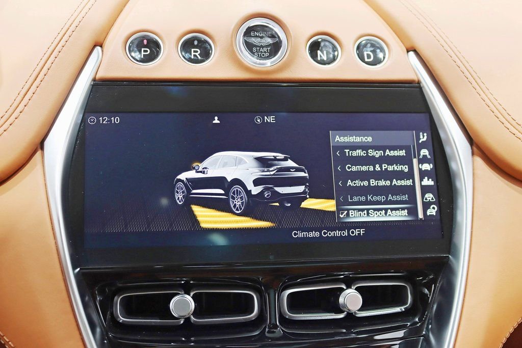 Used 2023 Aston Martin DBX image 28