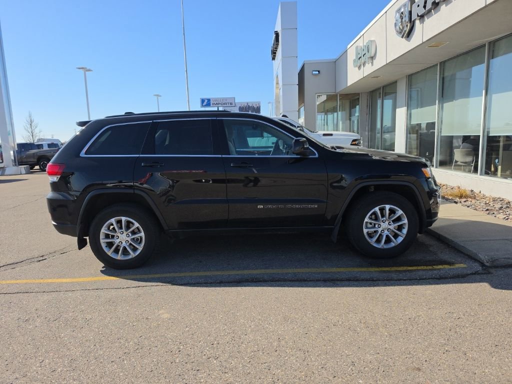 Used 2022 Jeep Grand Cherokee Laredo E image 9