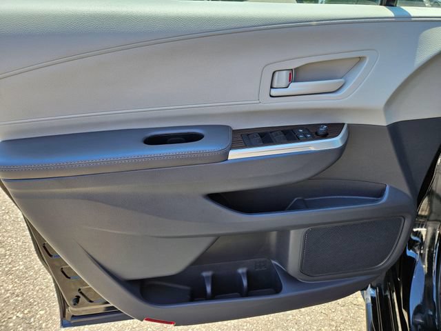 Used 2024 Toyota Sienna LE FWD image 23