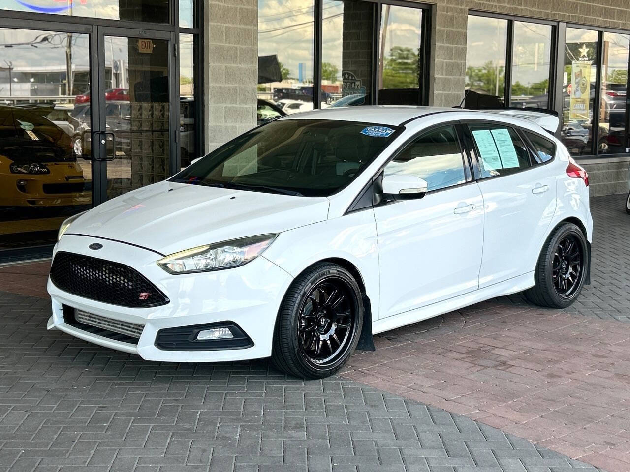 Used 2017 Ford Focus ST FWD image 90