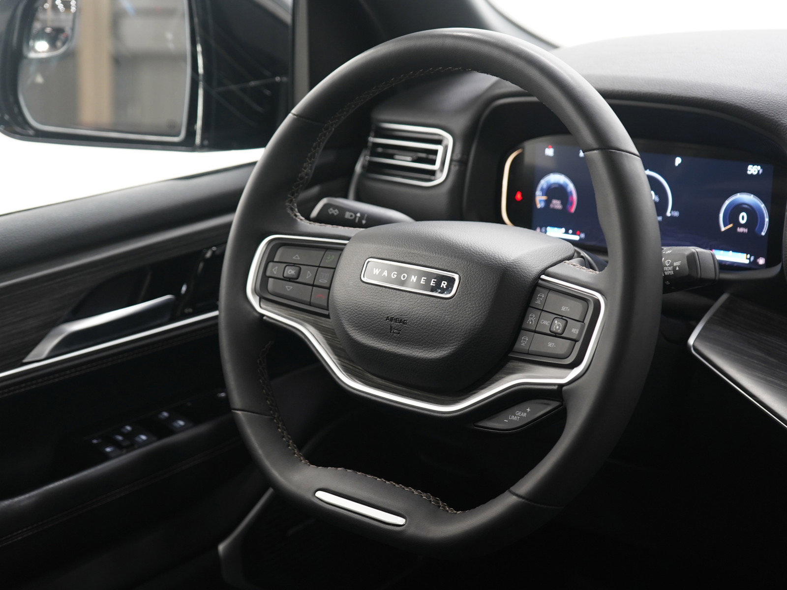 Used 2023 Jeep Wagoneer L Series II w/ Premium Group I image 14