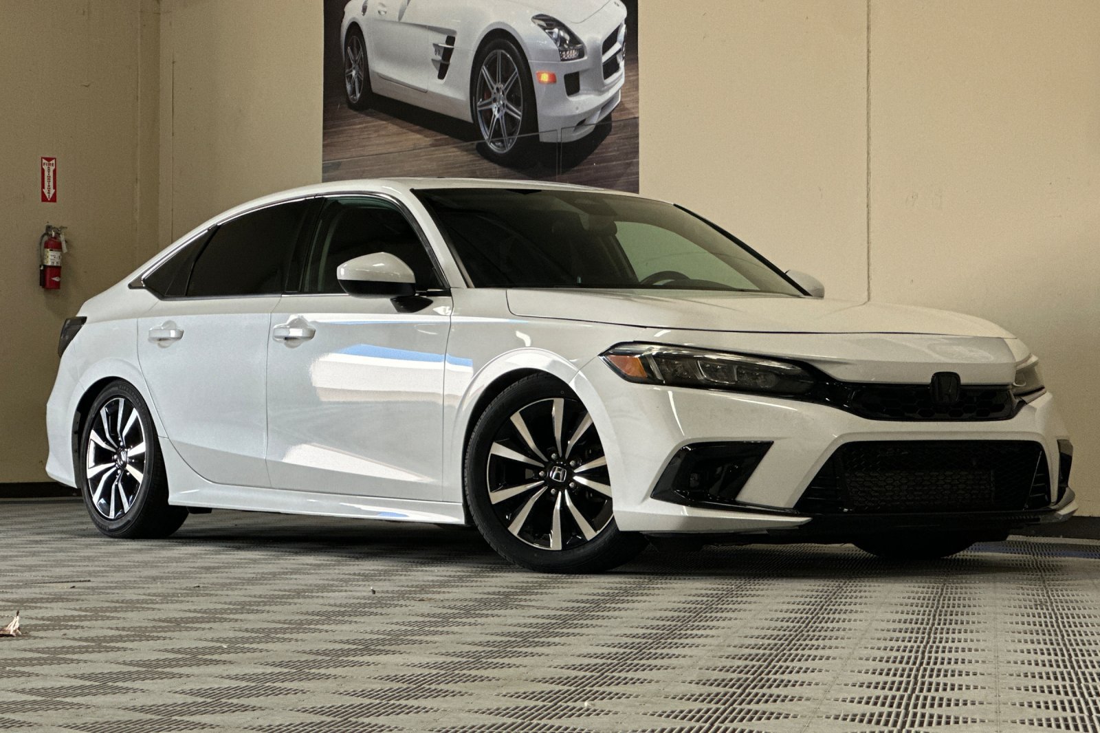 Used 2023 Honda Civic EX image 2