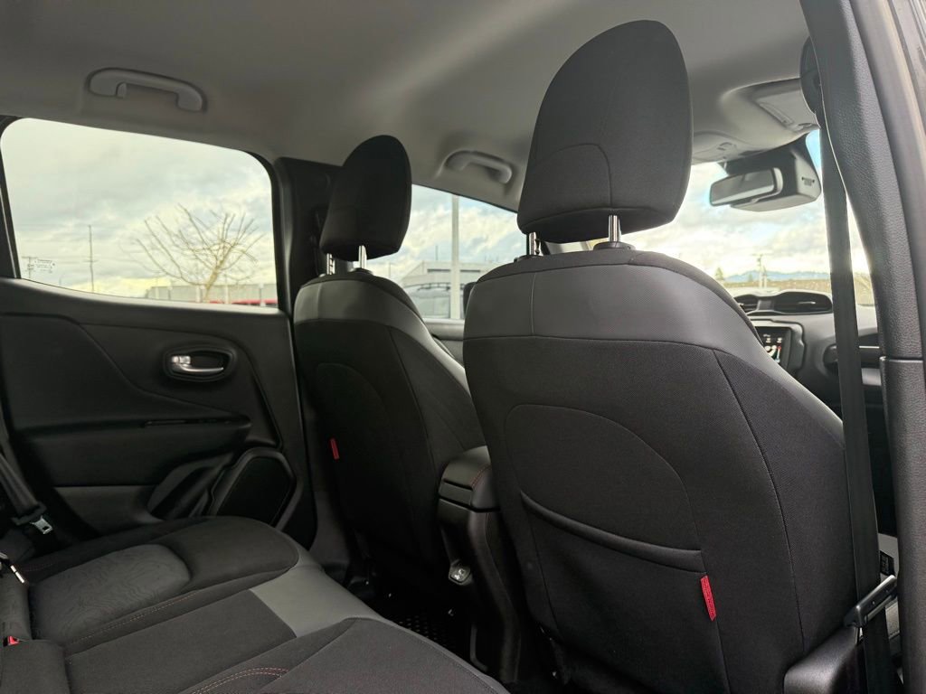 Used 2023 Jeep Renegade Trailhawk image 19