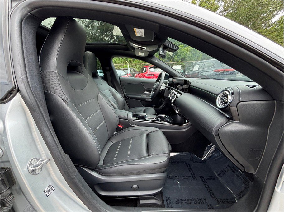 Used 2023 Mercedes-Benz CLA 250 4MATIC image 42