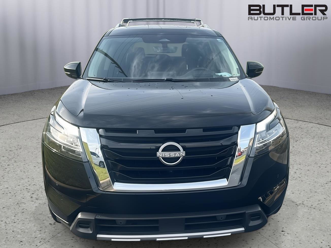 Used 2023 Nissan Pathfinder Platinum image 9