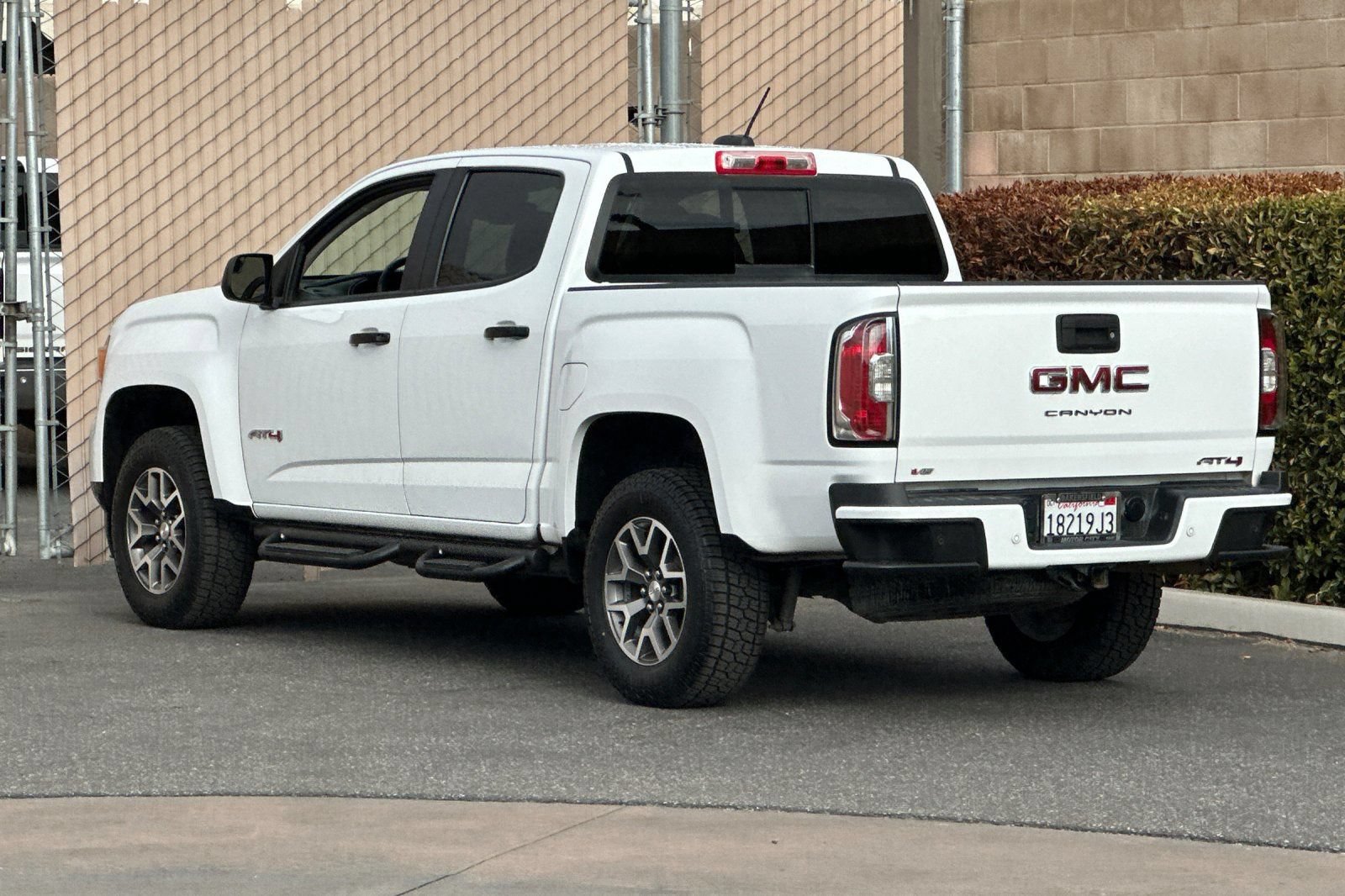 Used 2022 GMC Canyon AT4 w/ Driver Alert Package AWD/4WD image 6