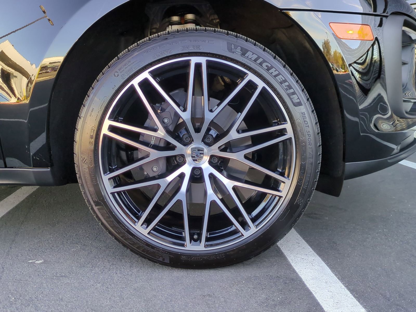 Certified 2026 Porsche Macan image 13