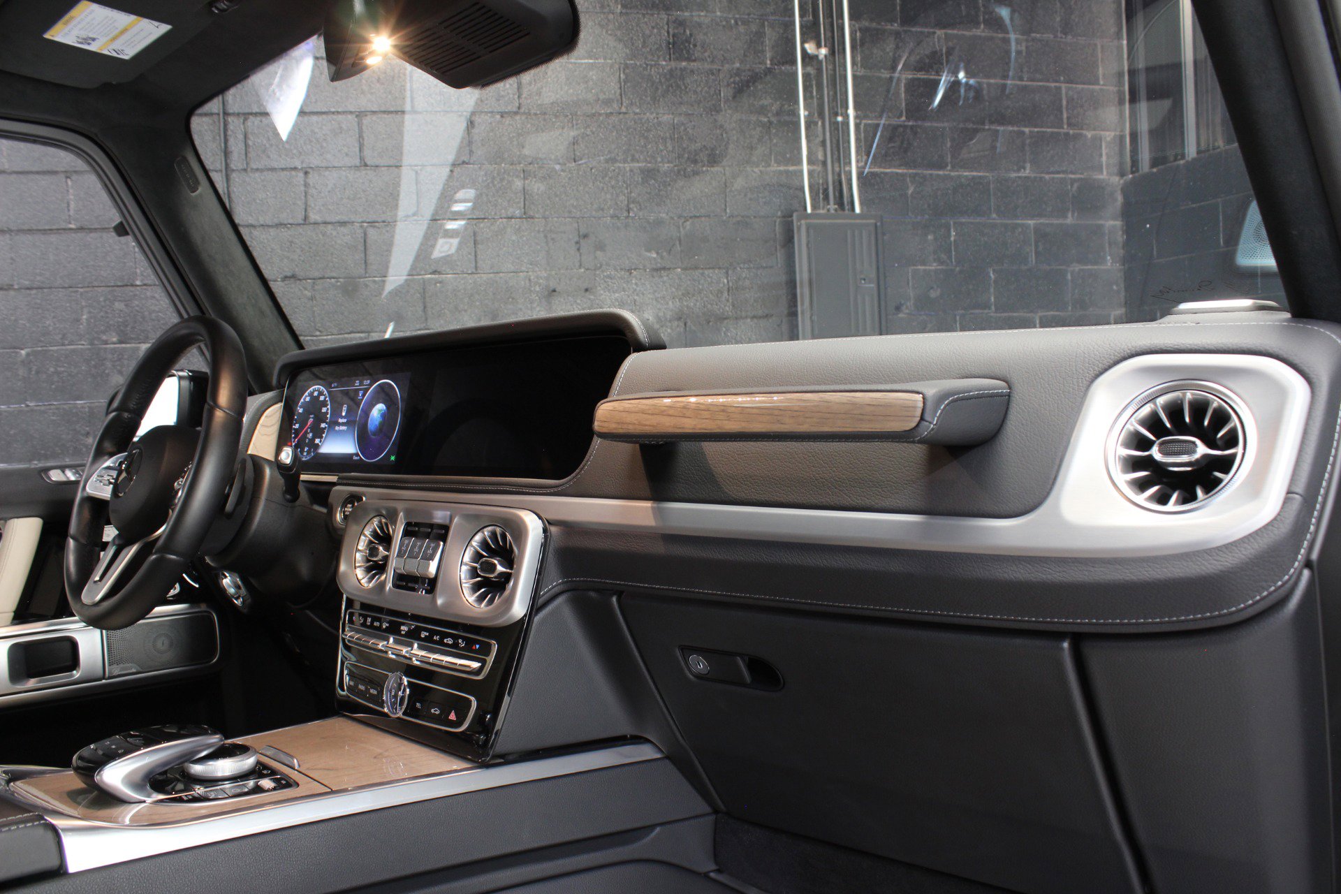 Used 2022 Mercedes-Benz G 550 w/ Exclusive Interior Package image 43
