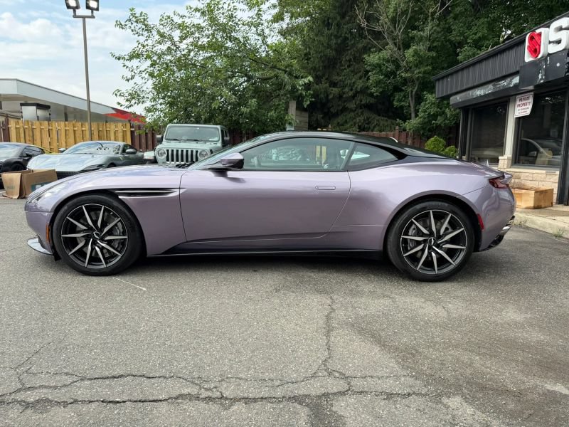 Used 2017 Aston Martin DB11 V12 RWD image 8