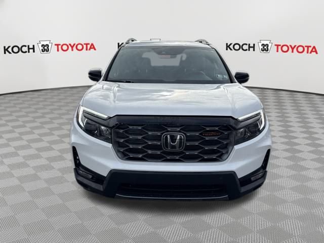 Used 2022 Honda Passport TrailSport image 2