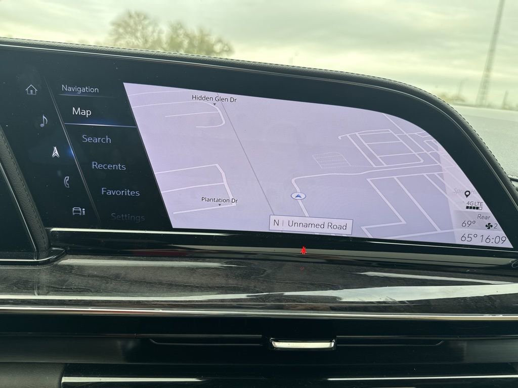 Used 2022 Cadillac Escalade Premium Luxury w/ Performance Package image 7