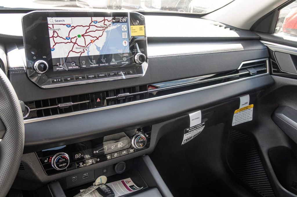 New 2025 Mitsubishi Outlander 4WD Plug-In Hybrid image 37