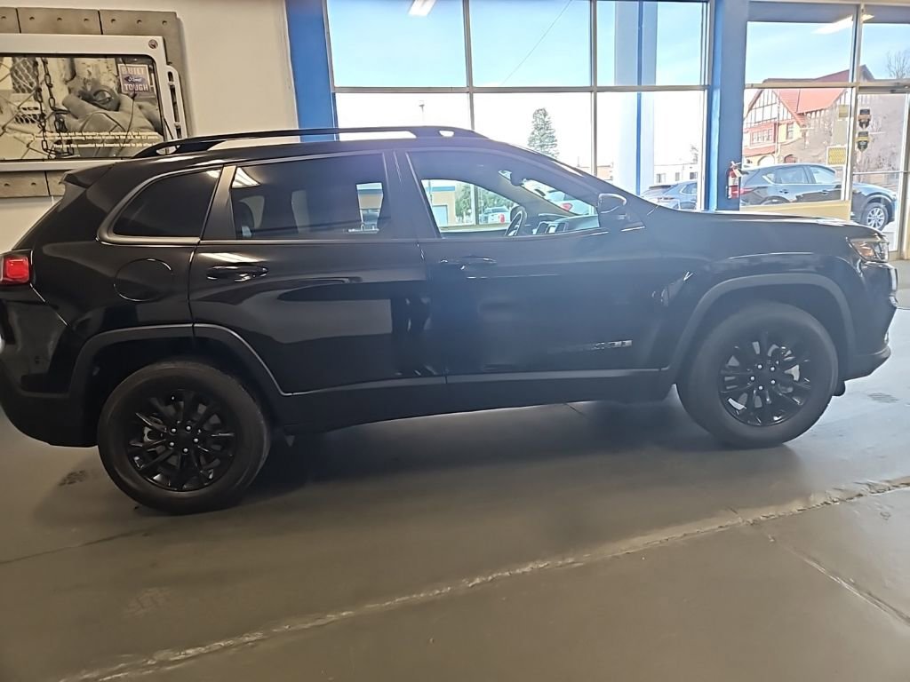 Used 2023 Jeep Cherokee Altitude Lux image 5