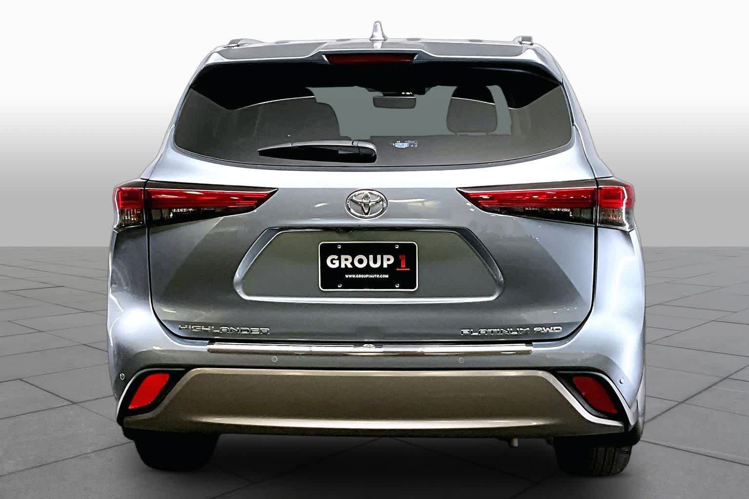 Used 2022 Toyota Highlander Platinum AWD/4WD image 5