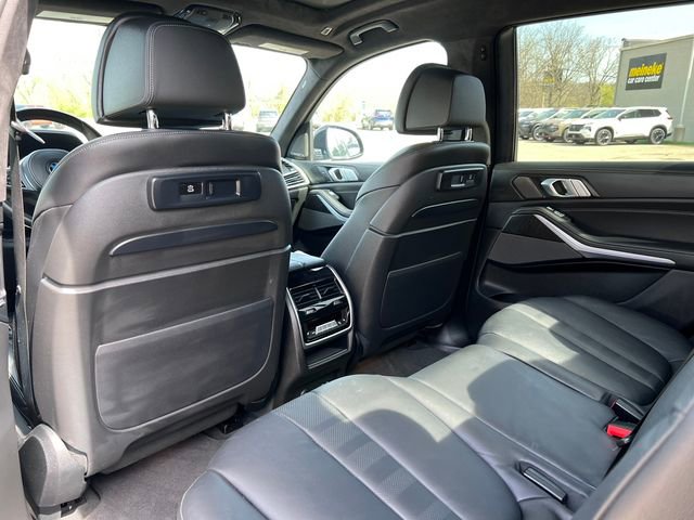Used 2021 BMW X7 M50i AWD/4WD image 42