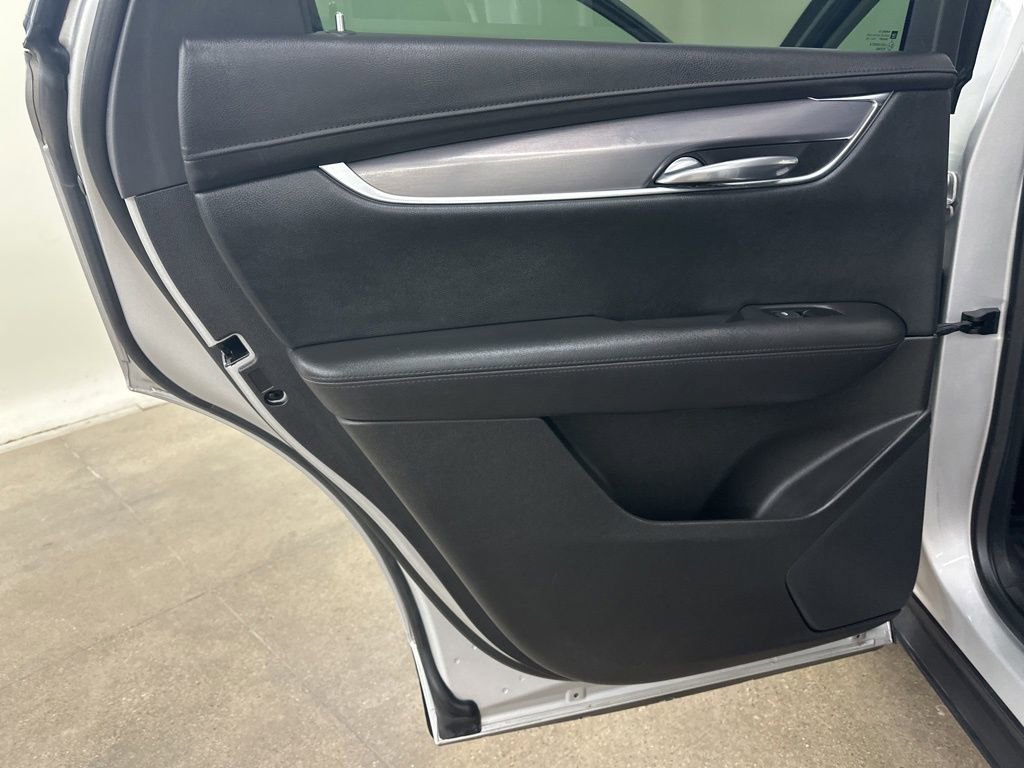 Used 2017 Cadillac XT5 Luxury FWD image 29