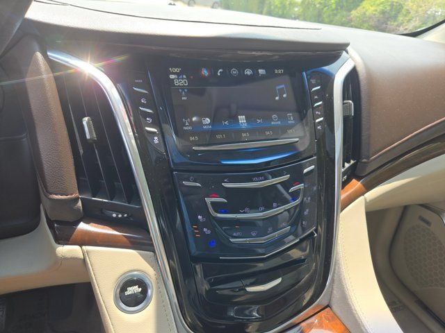 Used 2017 Cadillac Escalade Premium Luxury AWD/4WD image 21
