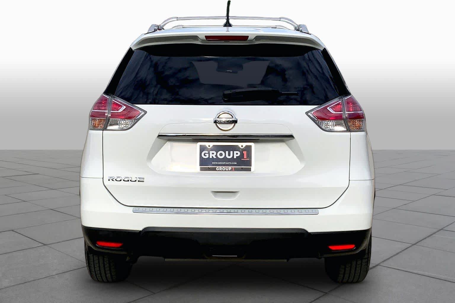 Used 2016 Nissan Rogue S w/ Appearance Package FWD image 5