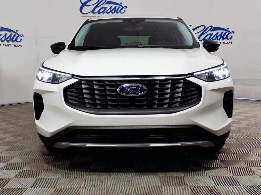 Used 2023 Ford Escape Active w/ Cold Weather Package image 3