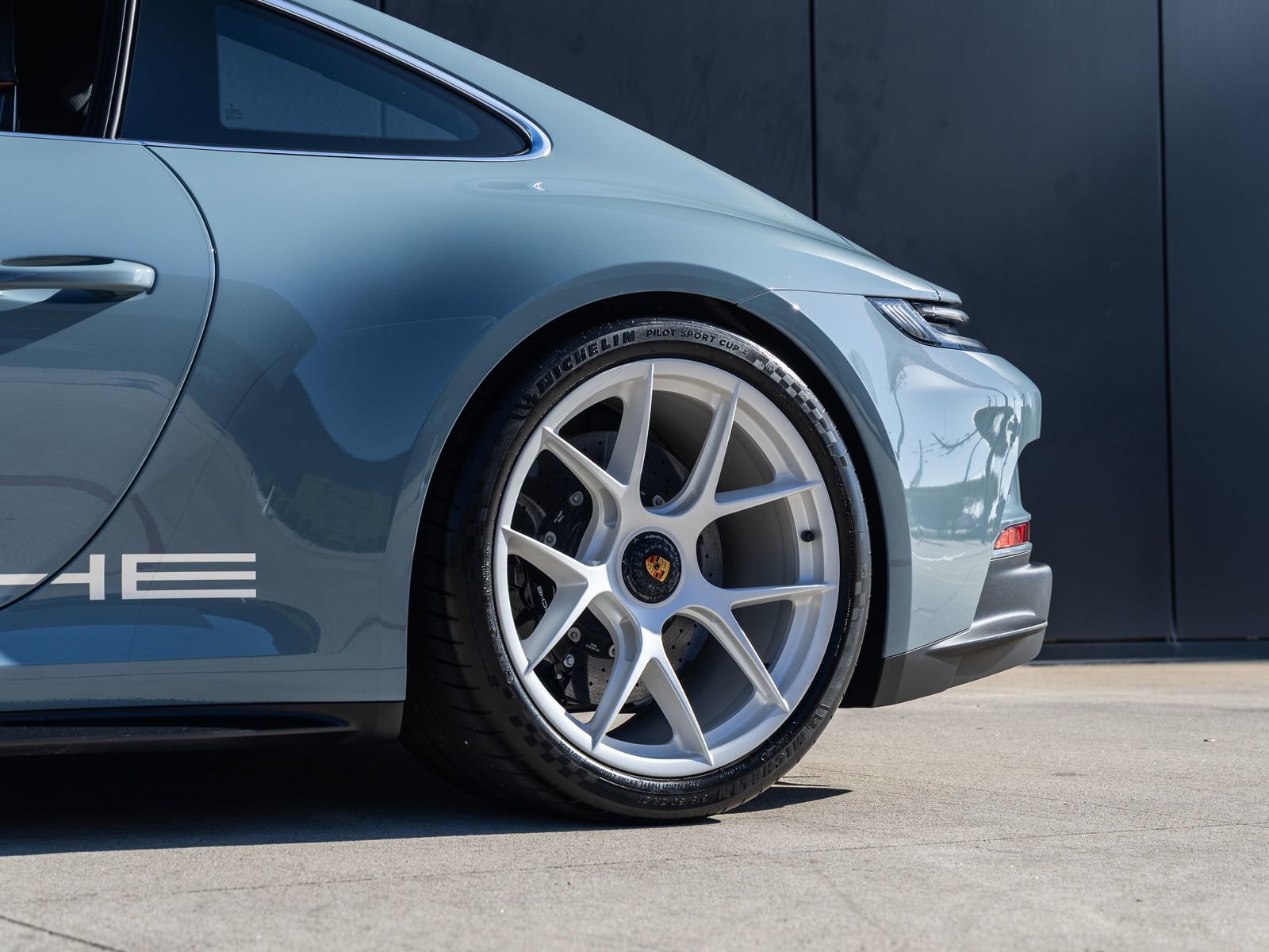 Certified 2024 Porsche 911 GT3 RS RWD image 23