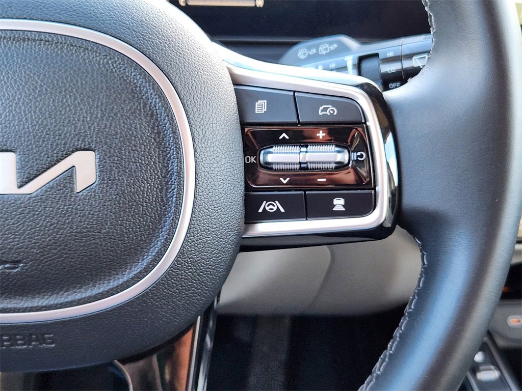 Certified 2024 Kia Sorento S w/ Panoramic Sunroof Package image 21