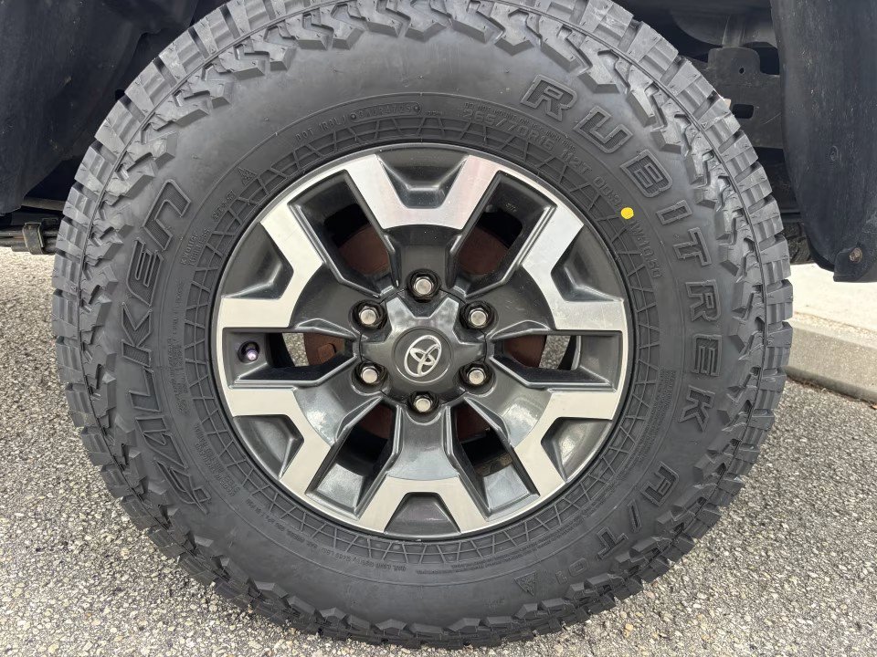 Used 2023 Toyota Tacoma TRD Off-Road w/ TRD Premium Off Road Package AWD/4WD image 35