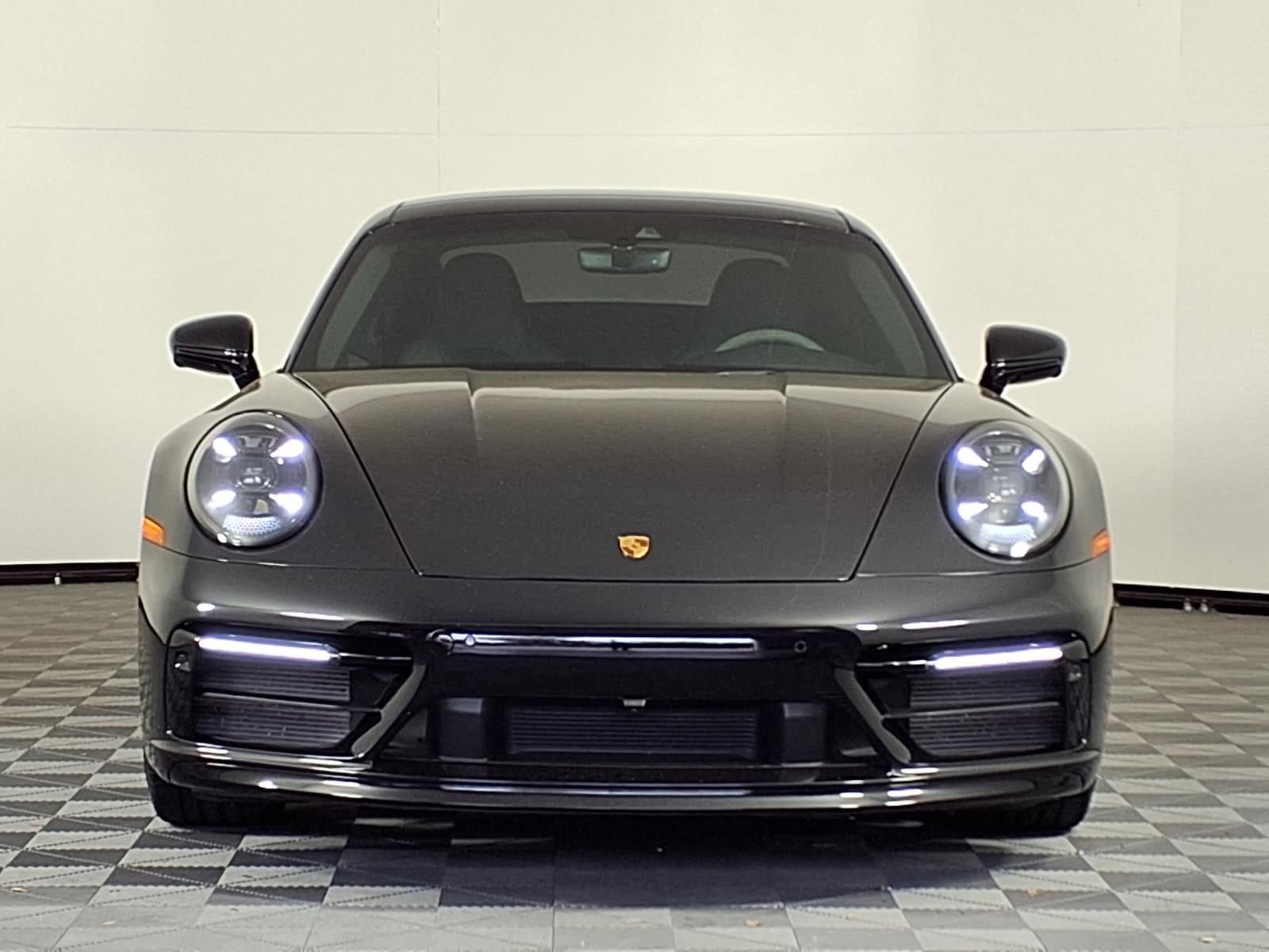 Used 2023 Porsche 911 Carrera RWD image 2