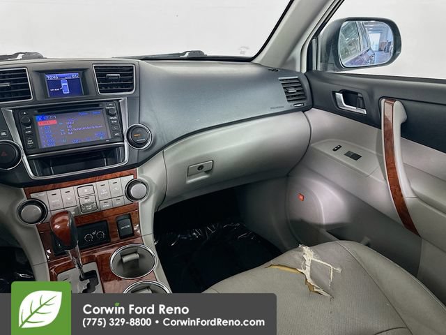 Used 2013 Toyota Highlander Limited AWD/4WD image 24