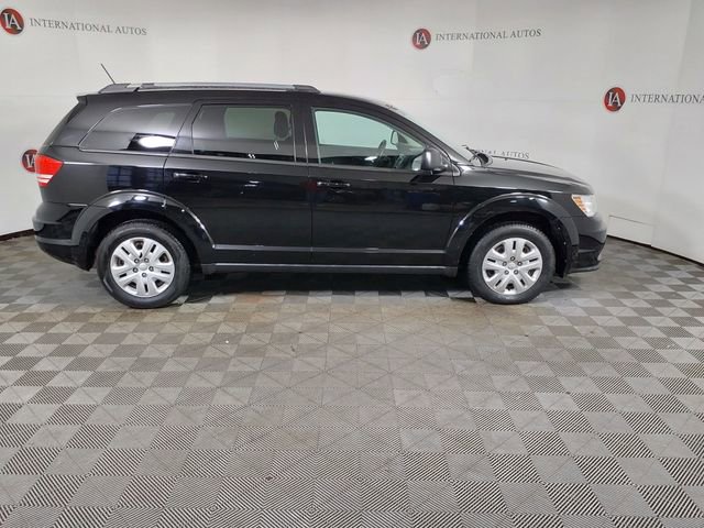 Used 2017 Dodge Journey SE image 4